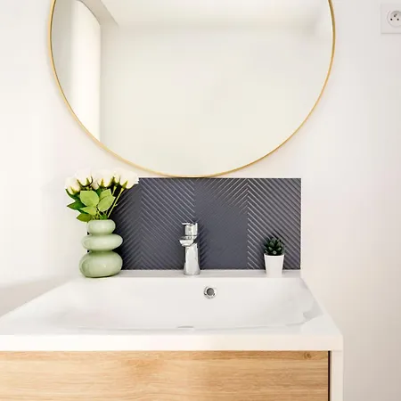 Apartman Family - Tour Eiffel - Viala Ii